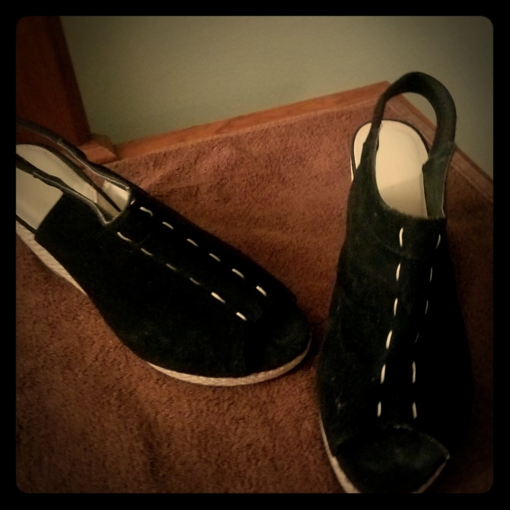 Wedge heel shoes